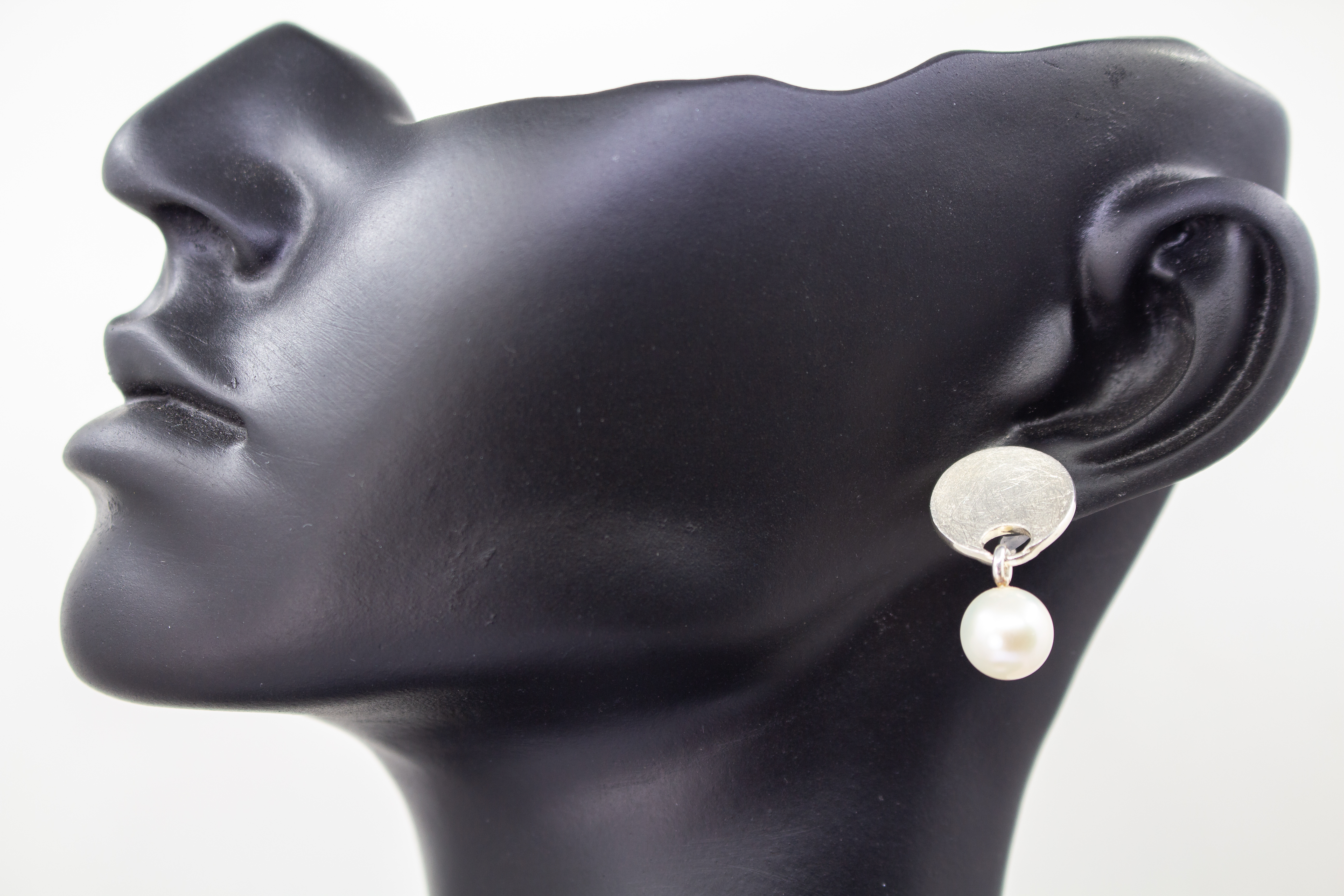 925 Silber Ohrstecker „Vollmond“ mit Süßwasserzuchtperle