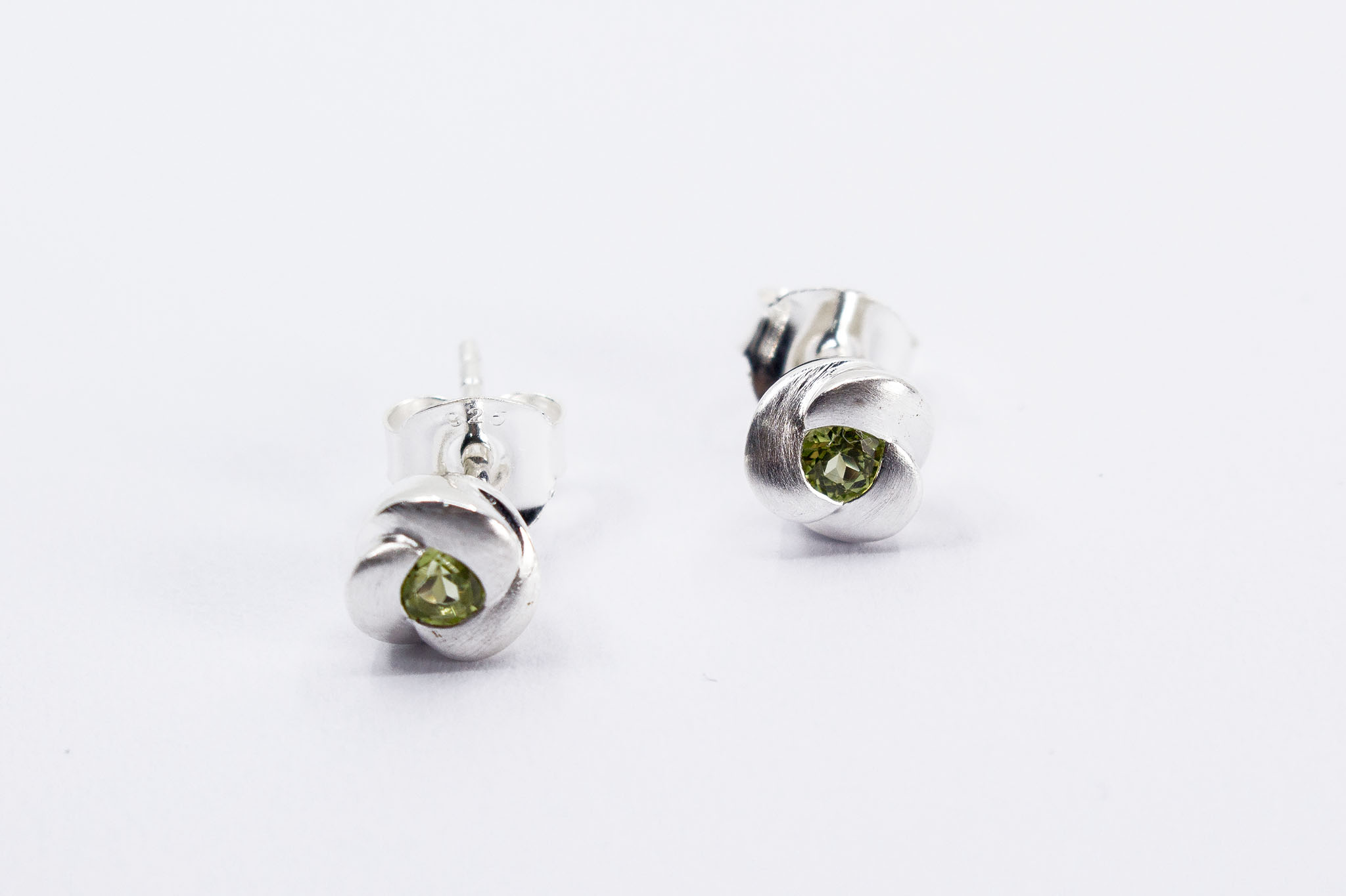 Ohrstecker Peridot Knoten Ohrstecker Peridot Knoten