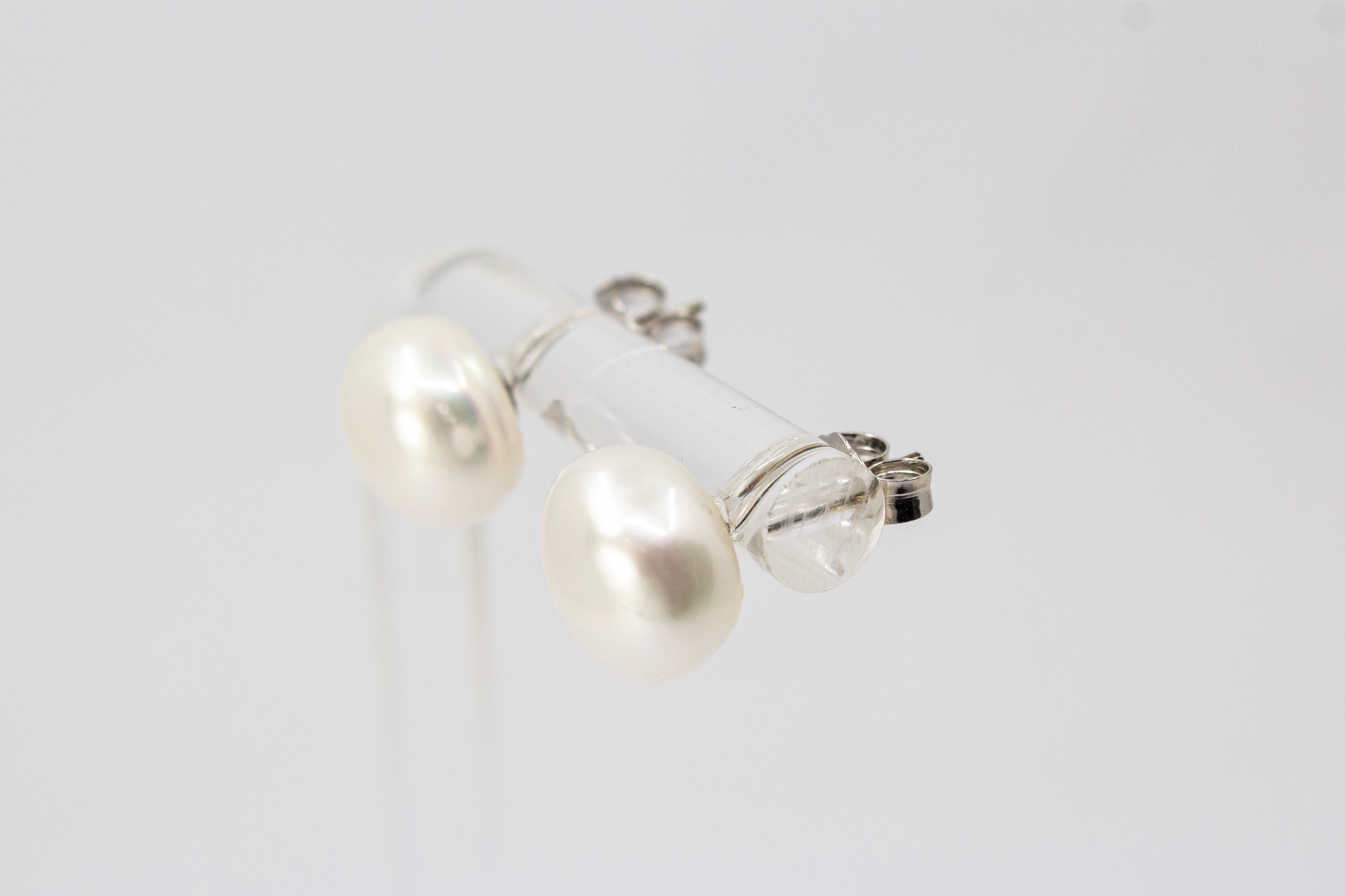 Klassische Perlenohrstecker aus 925 Sterling Silber mit echten, weißen Süßwasserzuchtperlen