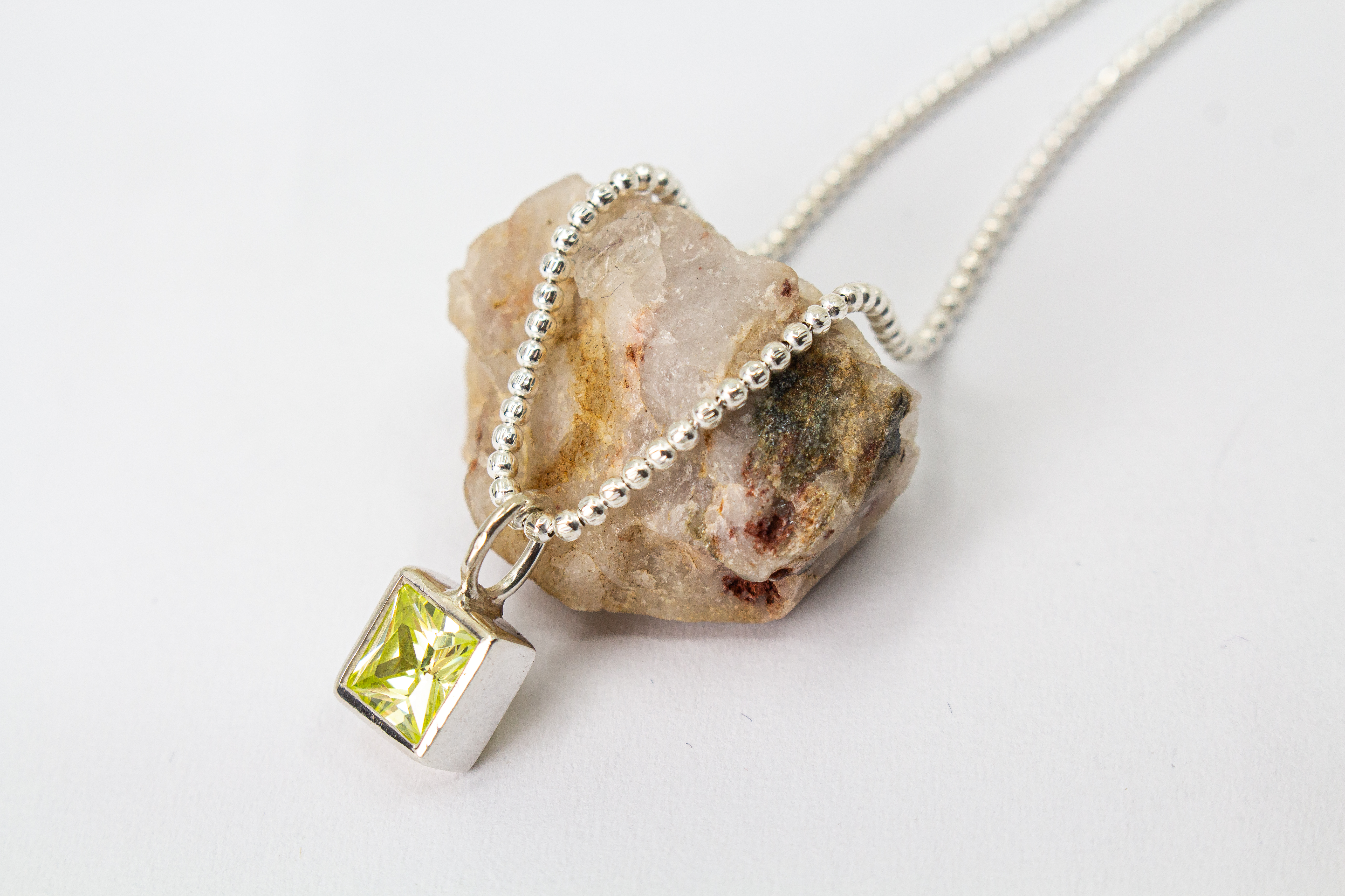 Silberkette „Waldlicht“ – Filigraner Anhänger aus 925er Sterlingsilber