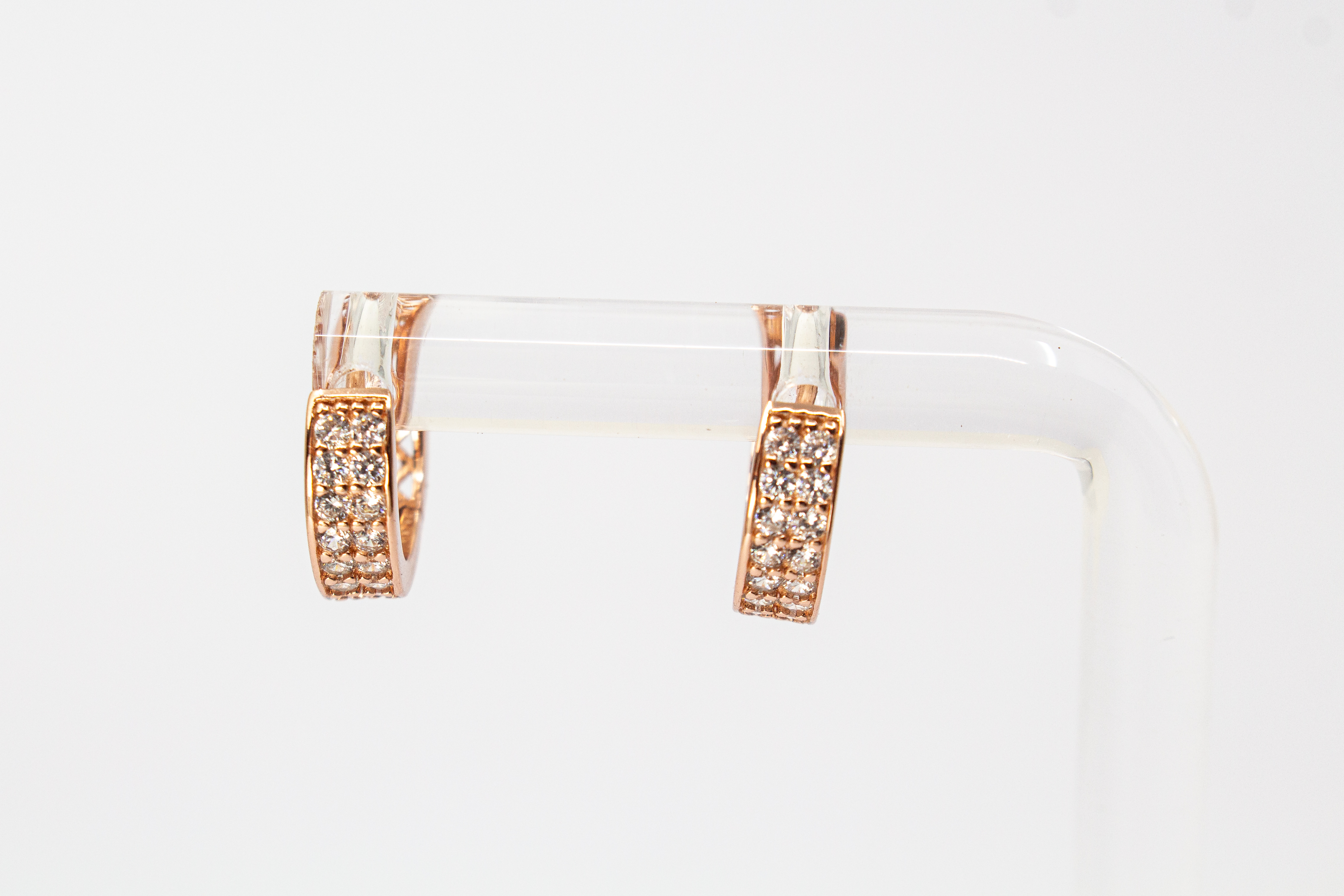„Gilded Rose“ Creolen – Edles Roségold trifft auf funkelnde Zirkonia