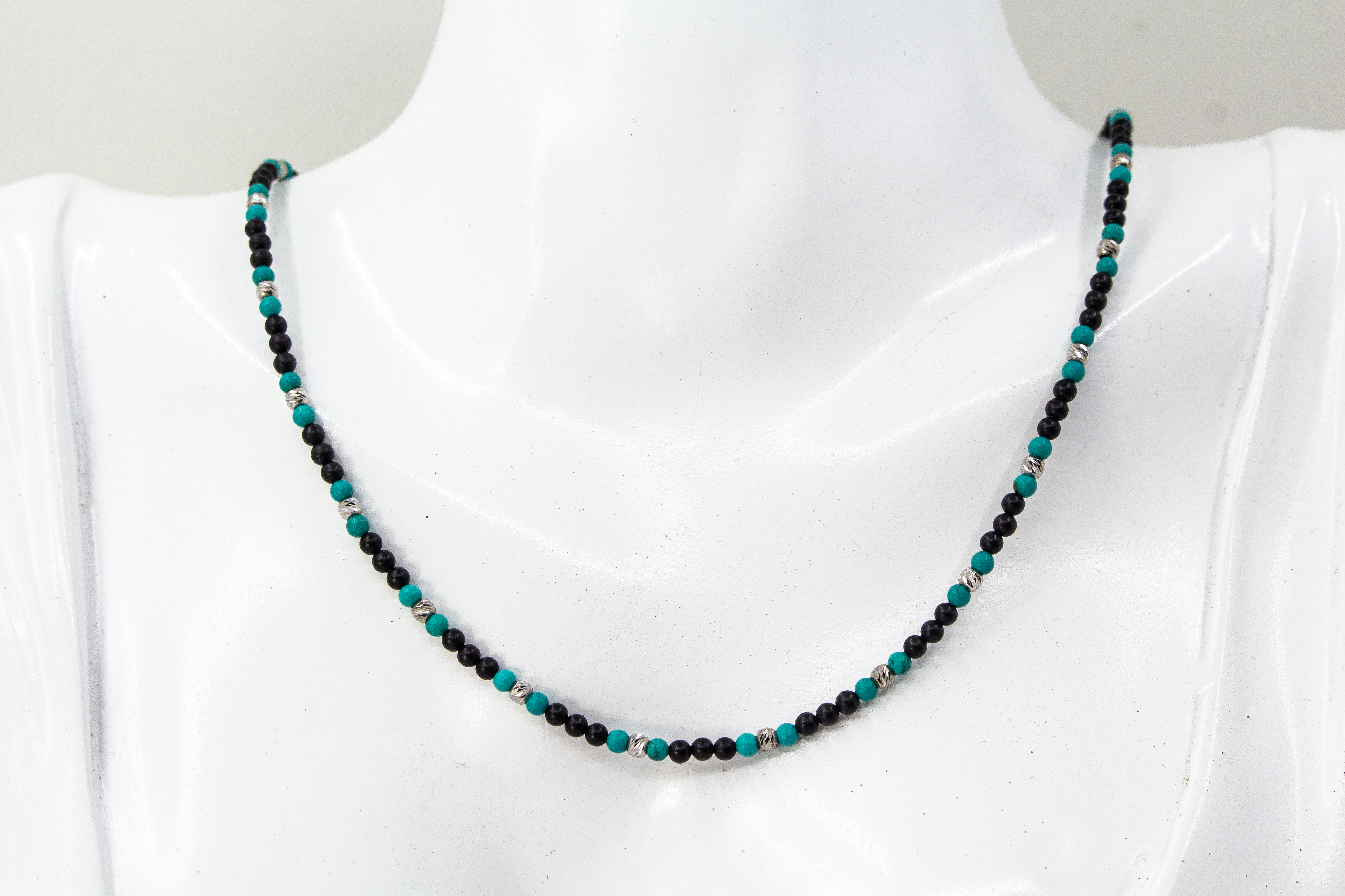 Edelsteinkette „Deep Horizon“ – Halskette aus Onyx, Türkis und rhodiniertem 925 Silber