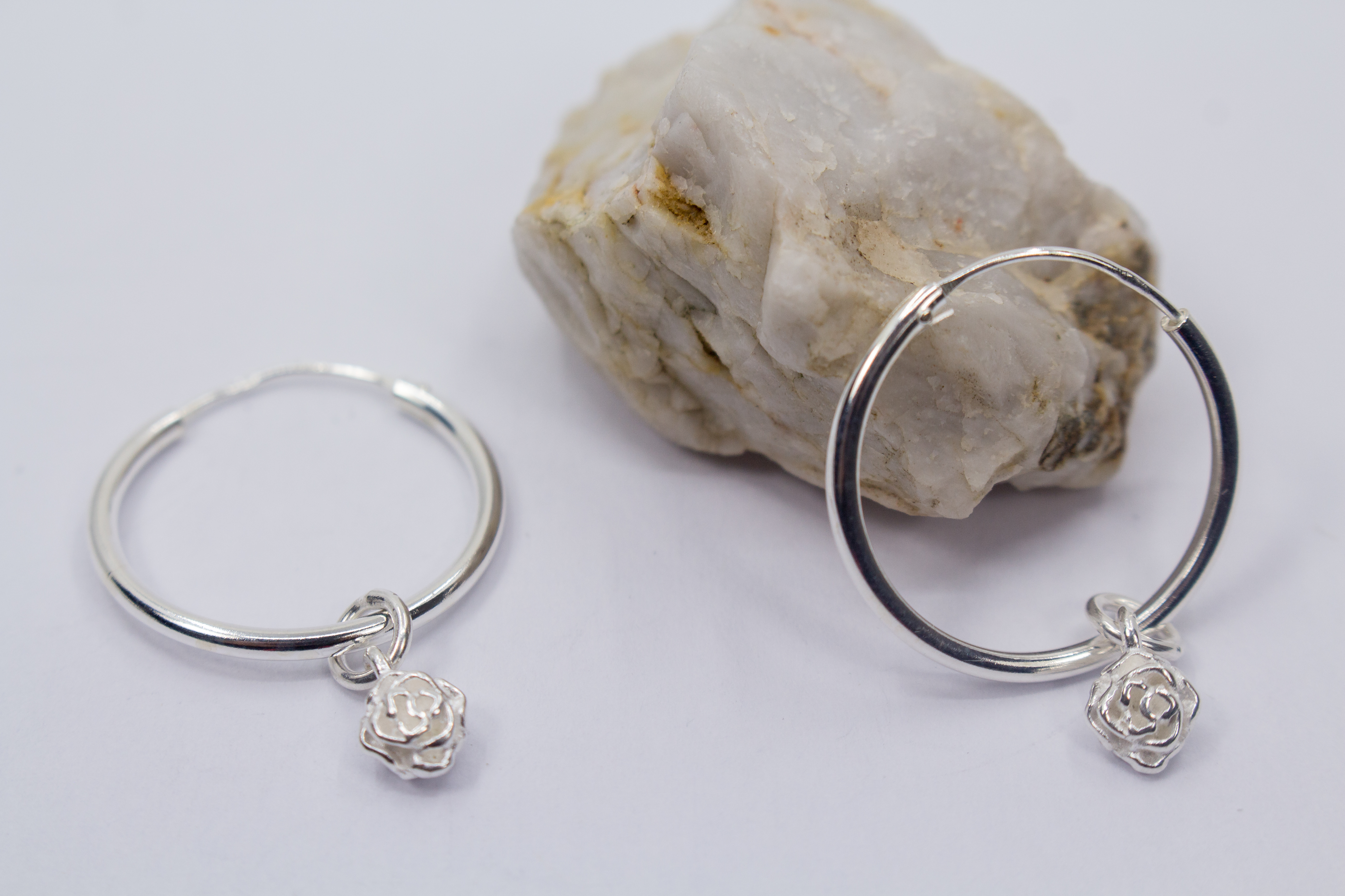 Wechselcreolen mit Blumenanhänger online bestellen