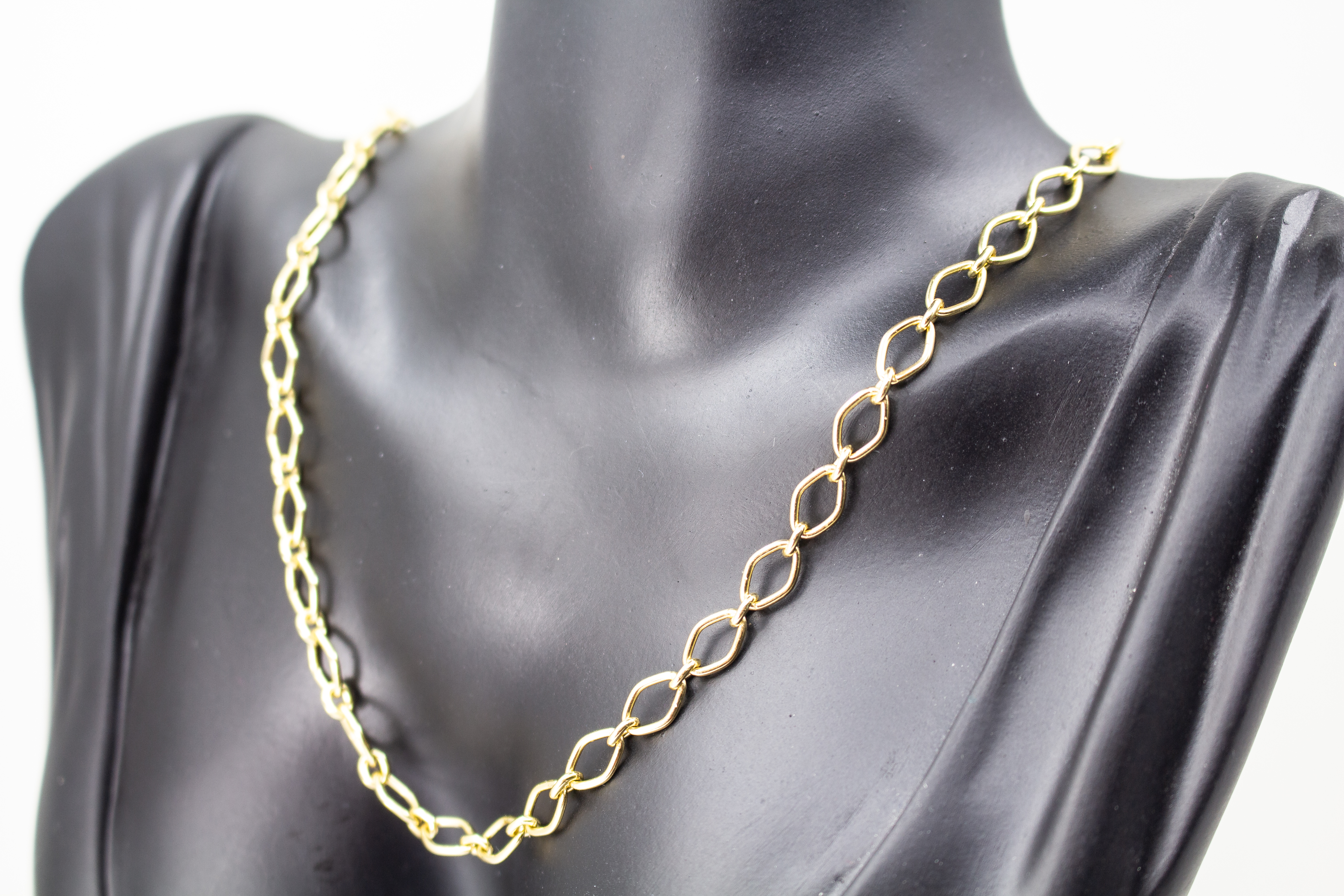 Klassische Gliederkette der Goldschmiede Regina Kraus aus 925er Sterlingsilber mit einer besonders langlebigen 20 Mikron Goldauflage und sicherem Karabinerverschluss.