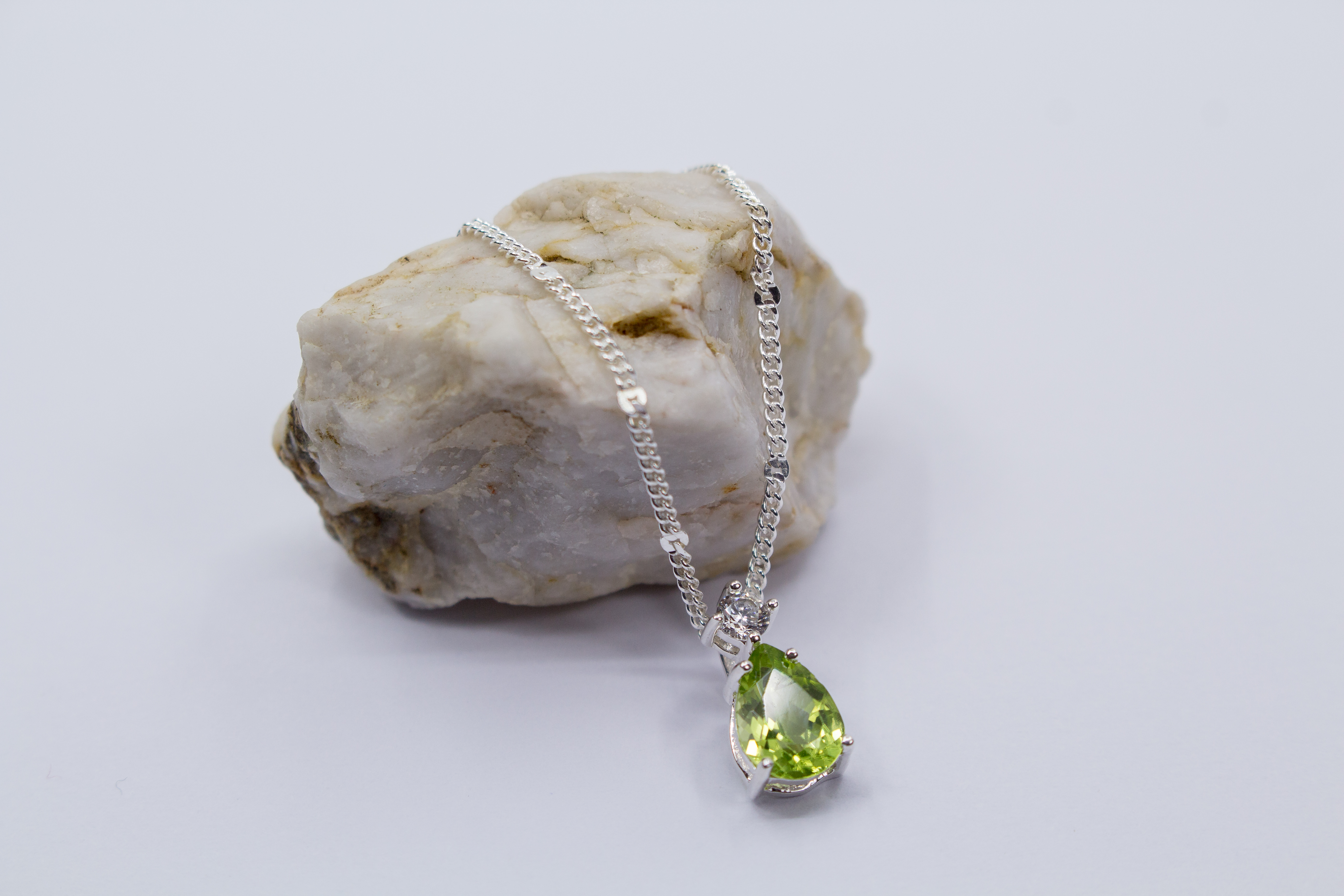 Peridotanhänger online kaufen - Schmuck online kaufen