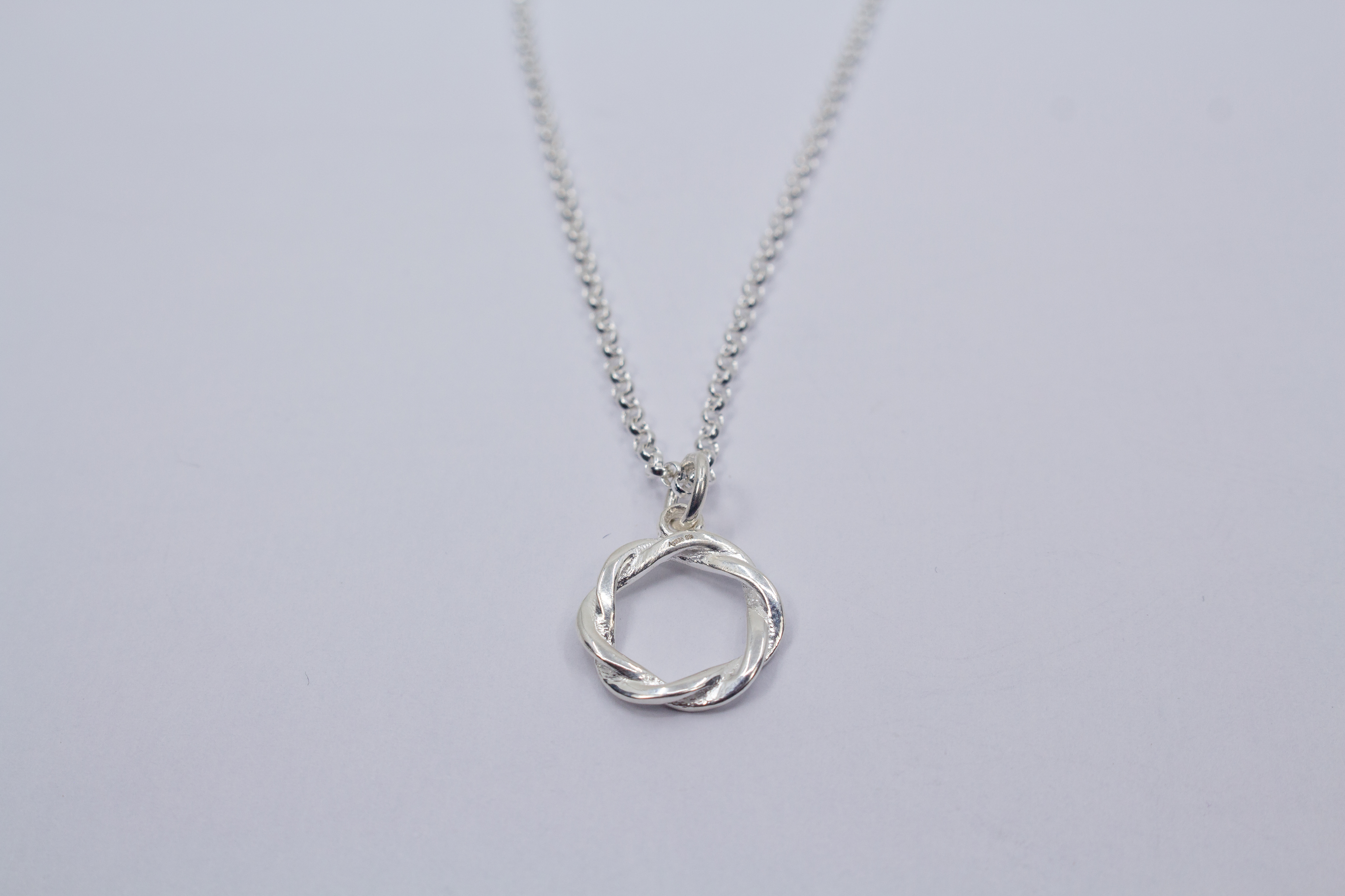 Silberkette mit rundem Anhänger online bestellen