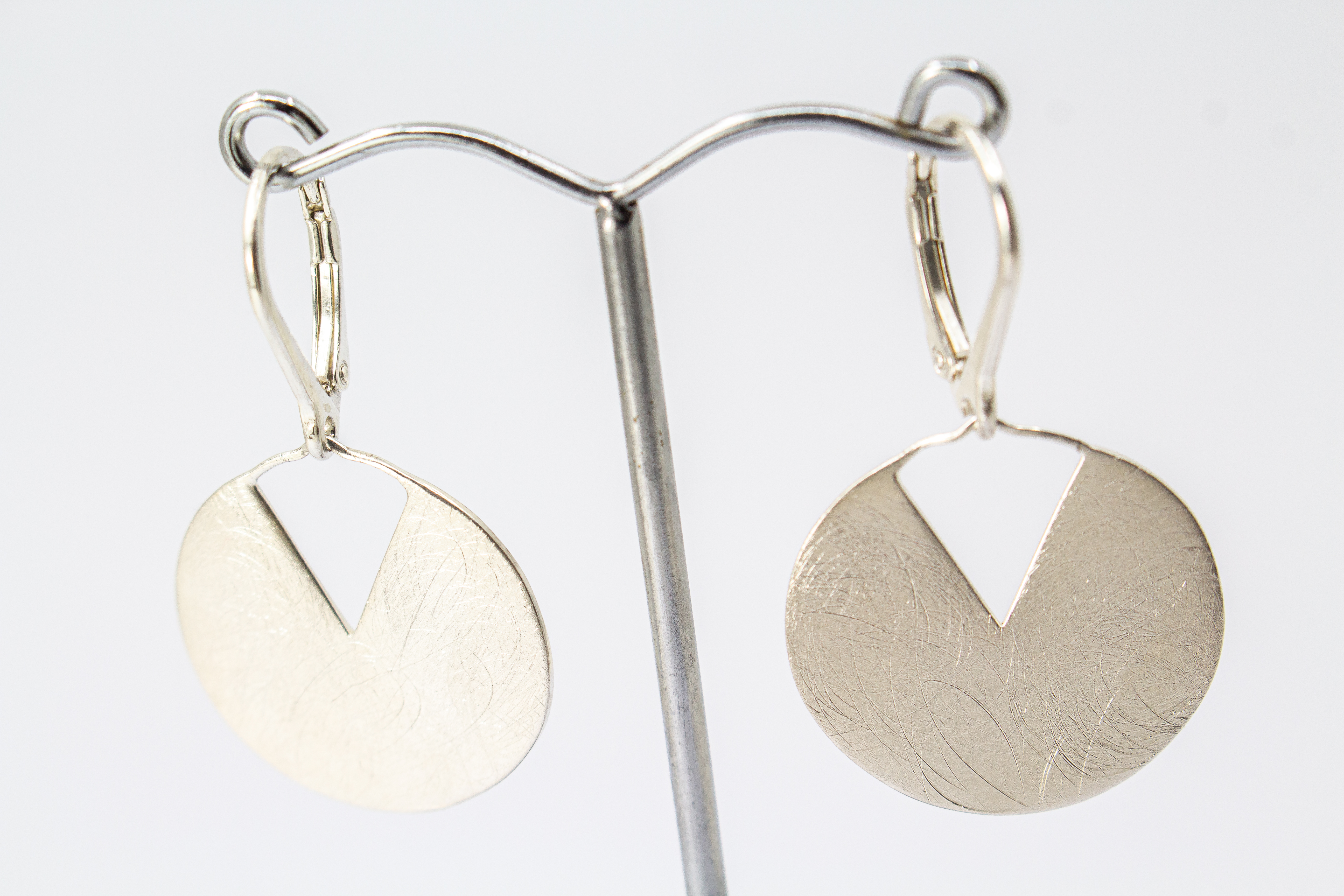 Ohrhänger "Circle-Cut" Strukturierte Scheiben-Ohrhänger aus 925 Silber