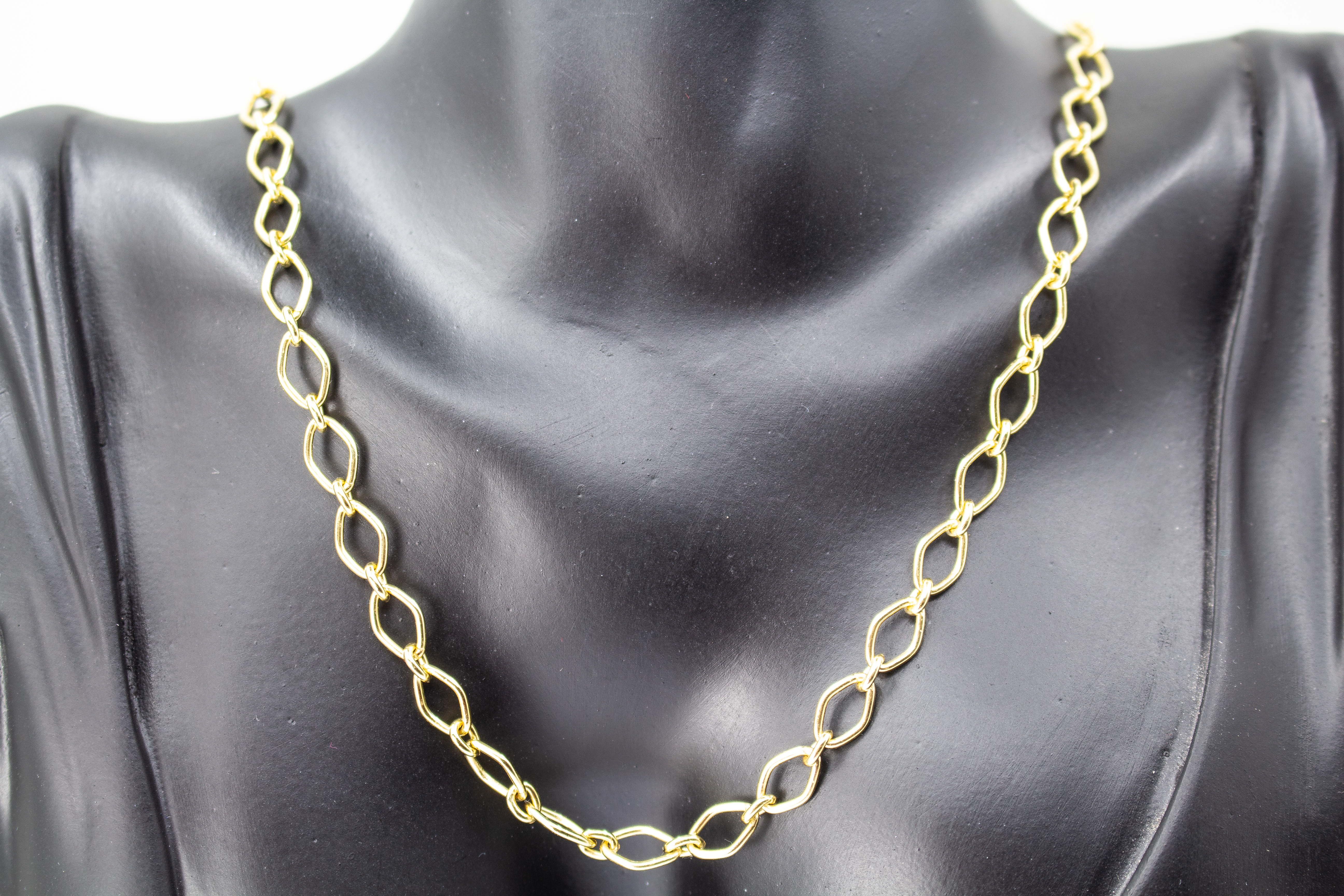 Klassische Gliederkette der Goldschmiede Regina Kraus aus 925er Sterlingsilber mit einer besonders langlebigen 20 Mikron Goldauflage und sicherem Karabinerverschluss.