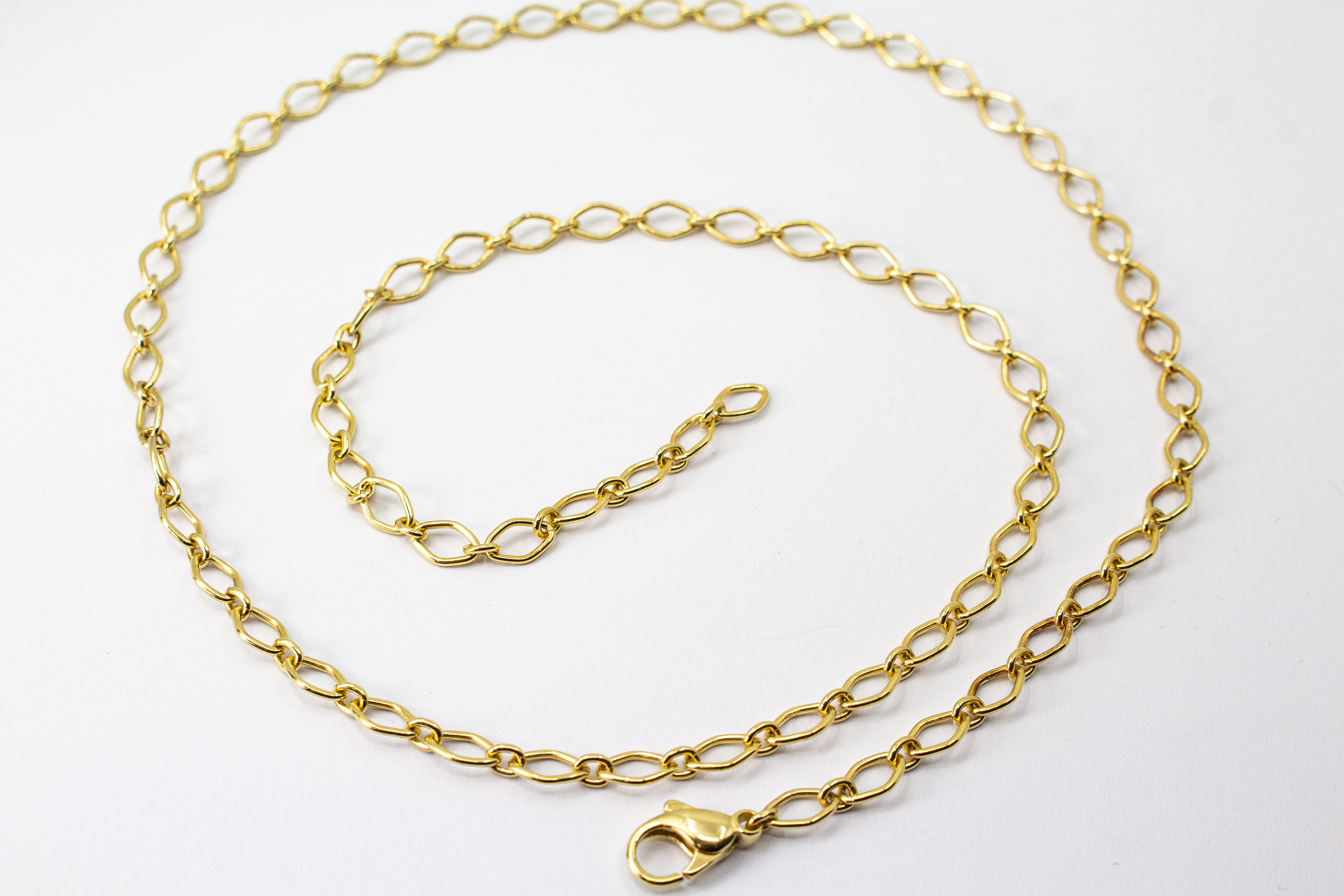 Klassische Gliederkette der Goldschmiede Regina Kraus aus 925er Sterlingsilber mit einer besonders langlebigen 20 Mikron Goldauflage und sicherem Karabinerverschluss.