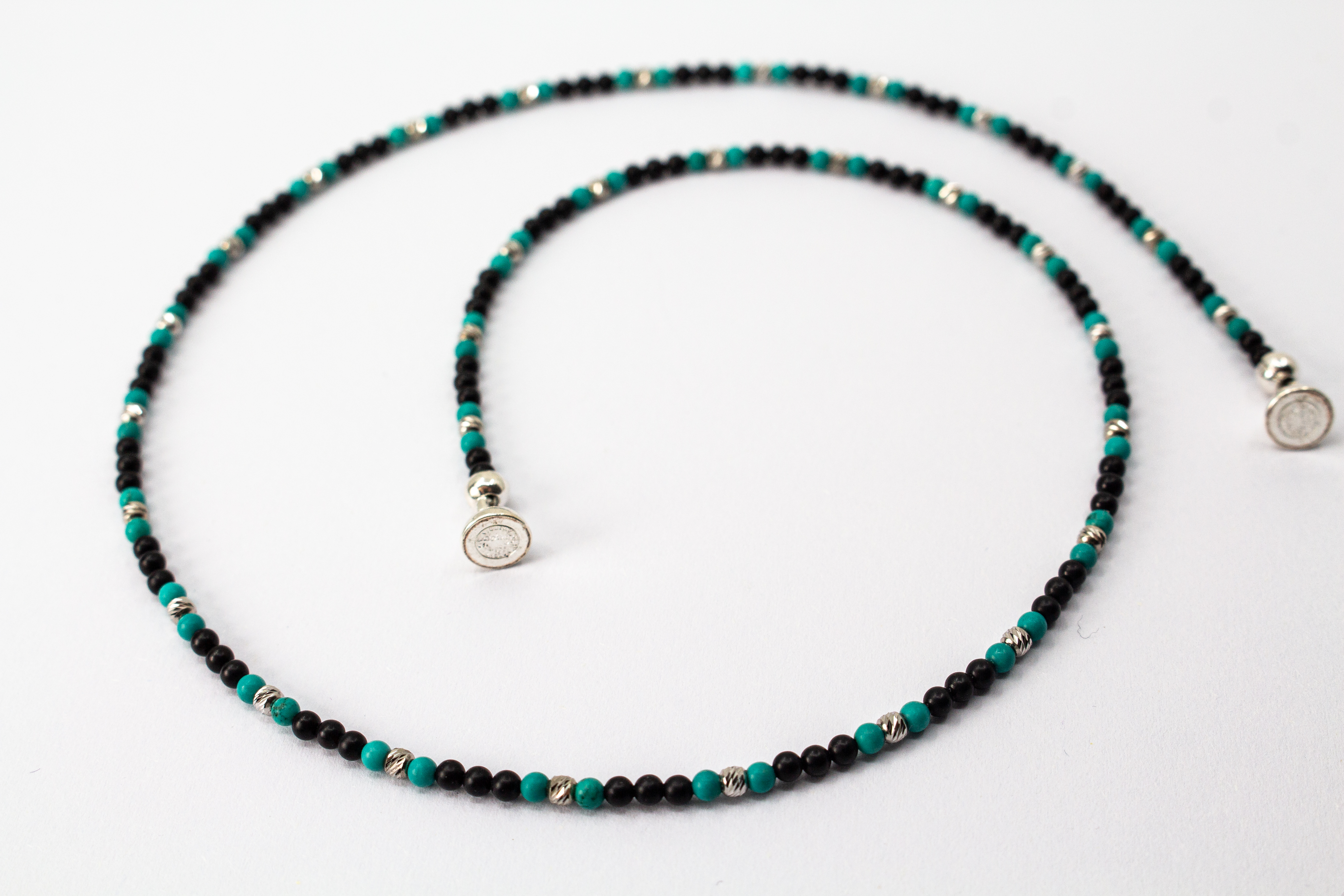 Edelsteinkette „Deep Horizon“ – Halskette aus Onyx, Türkis und rhodiniertem 925 Silber