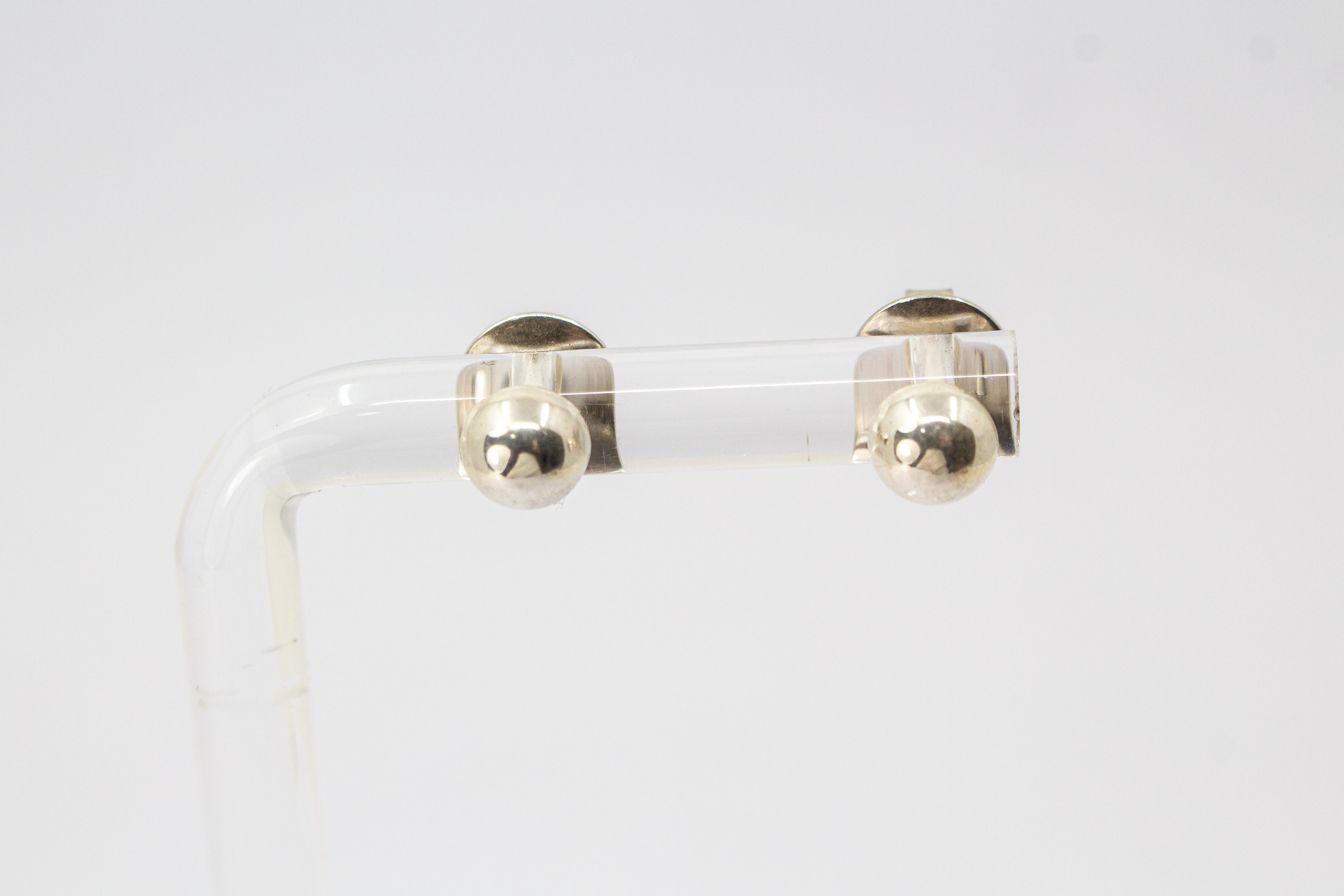 klassische, minimalistische Halbkugel-Ohrstecker aus hochglanzpoliertem 925 Sterling Silber mit extra großen Ohrmuttern für perfekten Halt