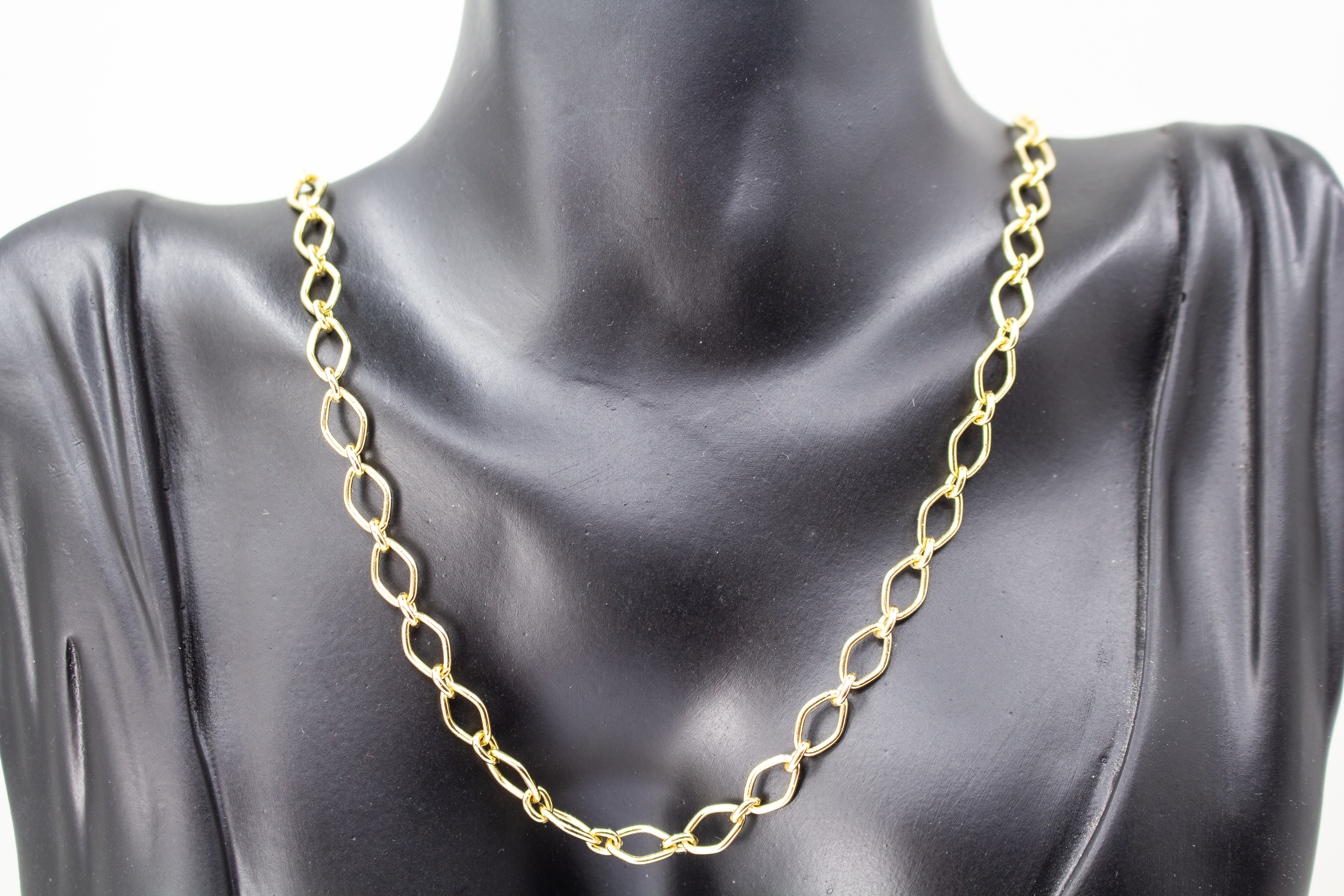 Klassische Gliederkette der Goldschmiede Regina Kraus aus 925er Sterlingsilber mit einer besonders langlebigen 20 Mikron Goldauflage und sicherem Karabinerverschluss.