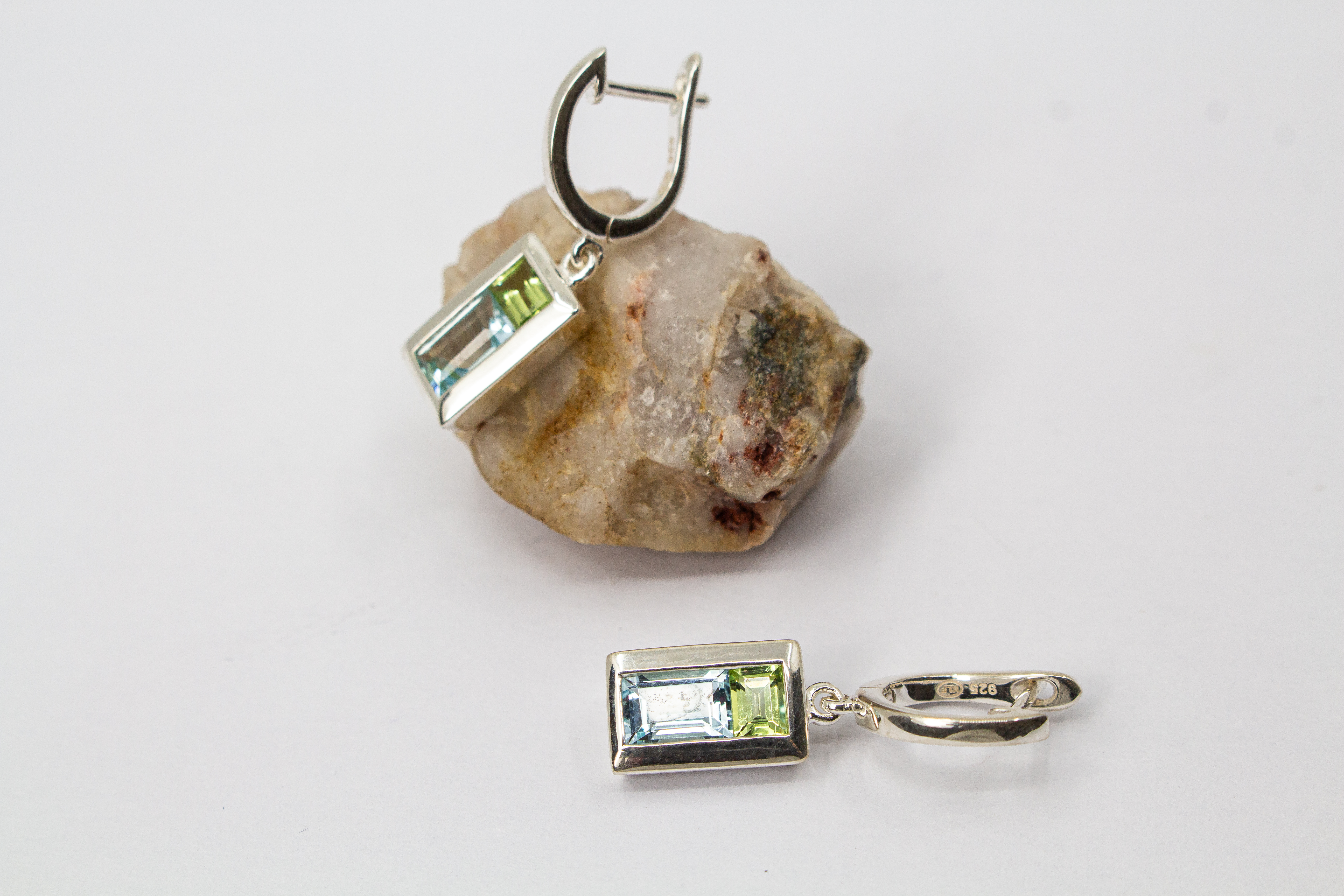 Ohrhänger "Himmelswiese" – Die Farben von Topas und Peridot vereint