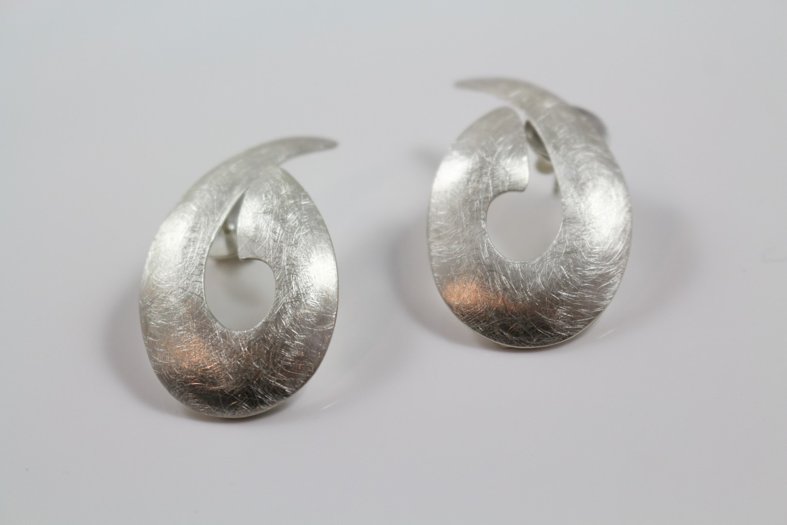 Schmuck_Simi_25-11-8749DJeoTrJnY8xGf Ohrstecker gedreht