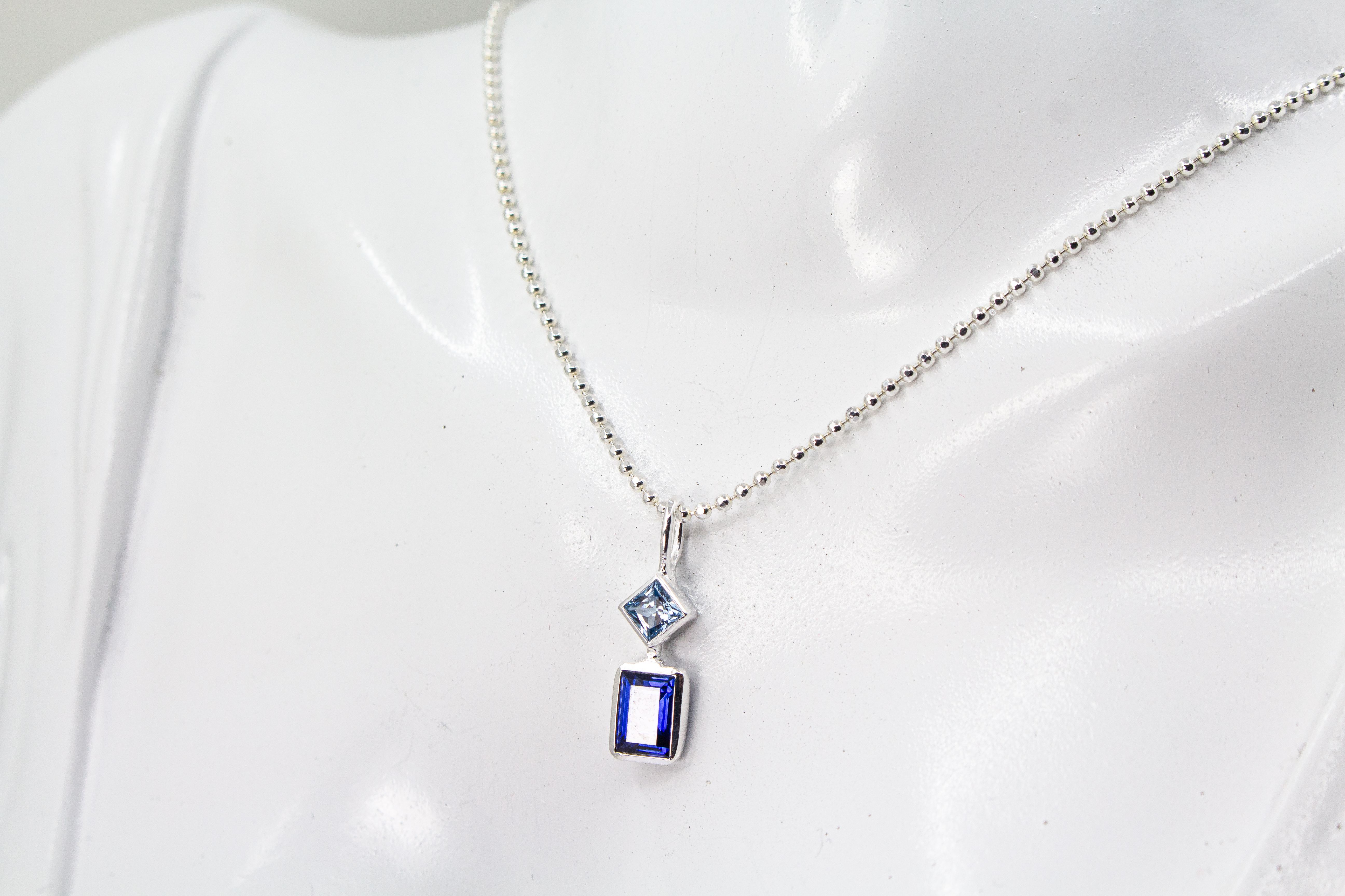 Anhänger mit blauen Steinen kaufen - Silberanhänger online kaufen