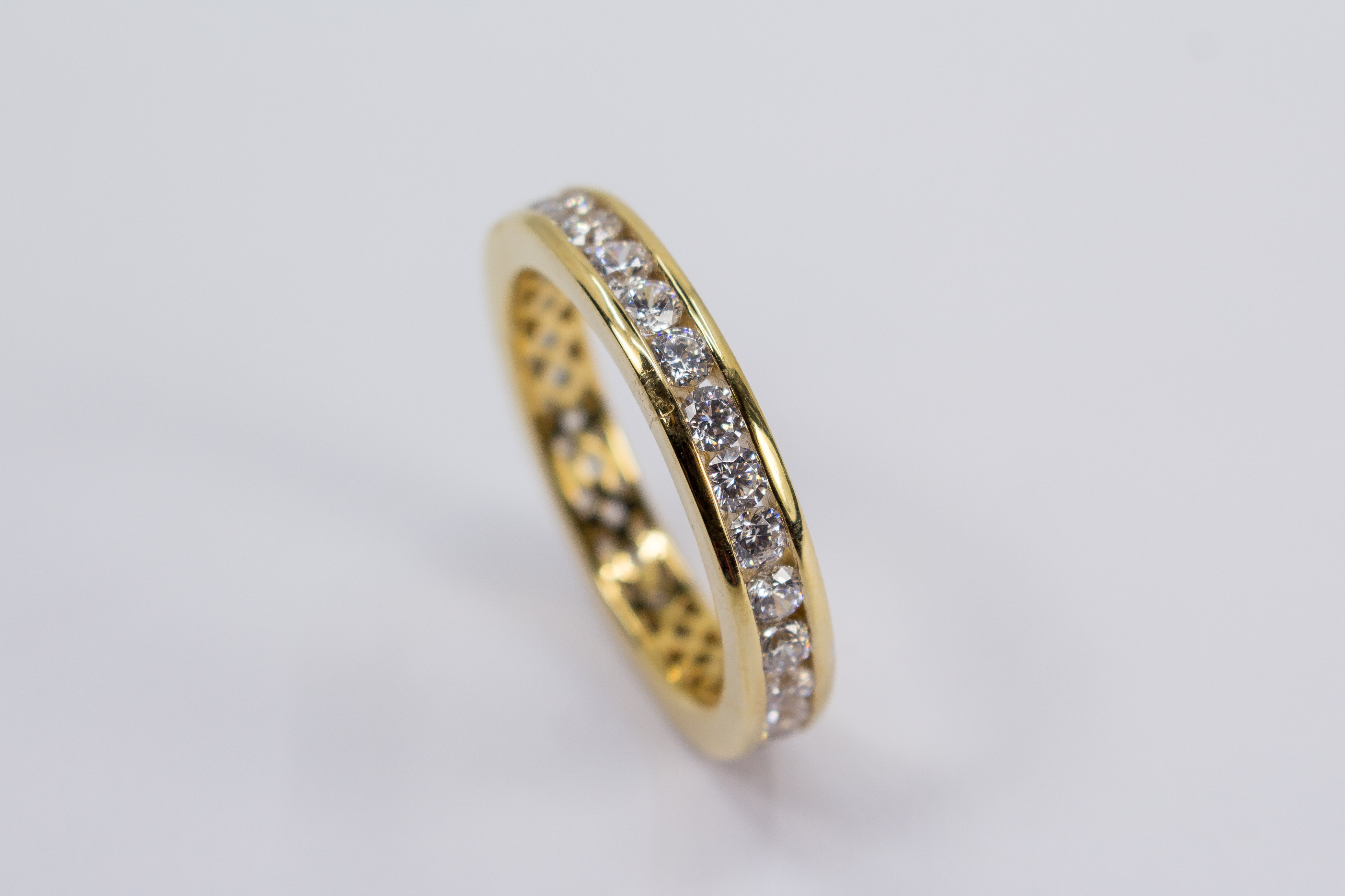 Ring funkelnd, vergoldet