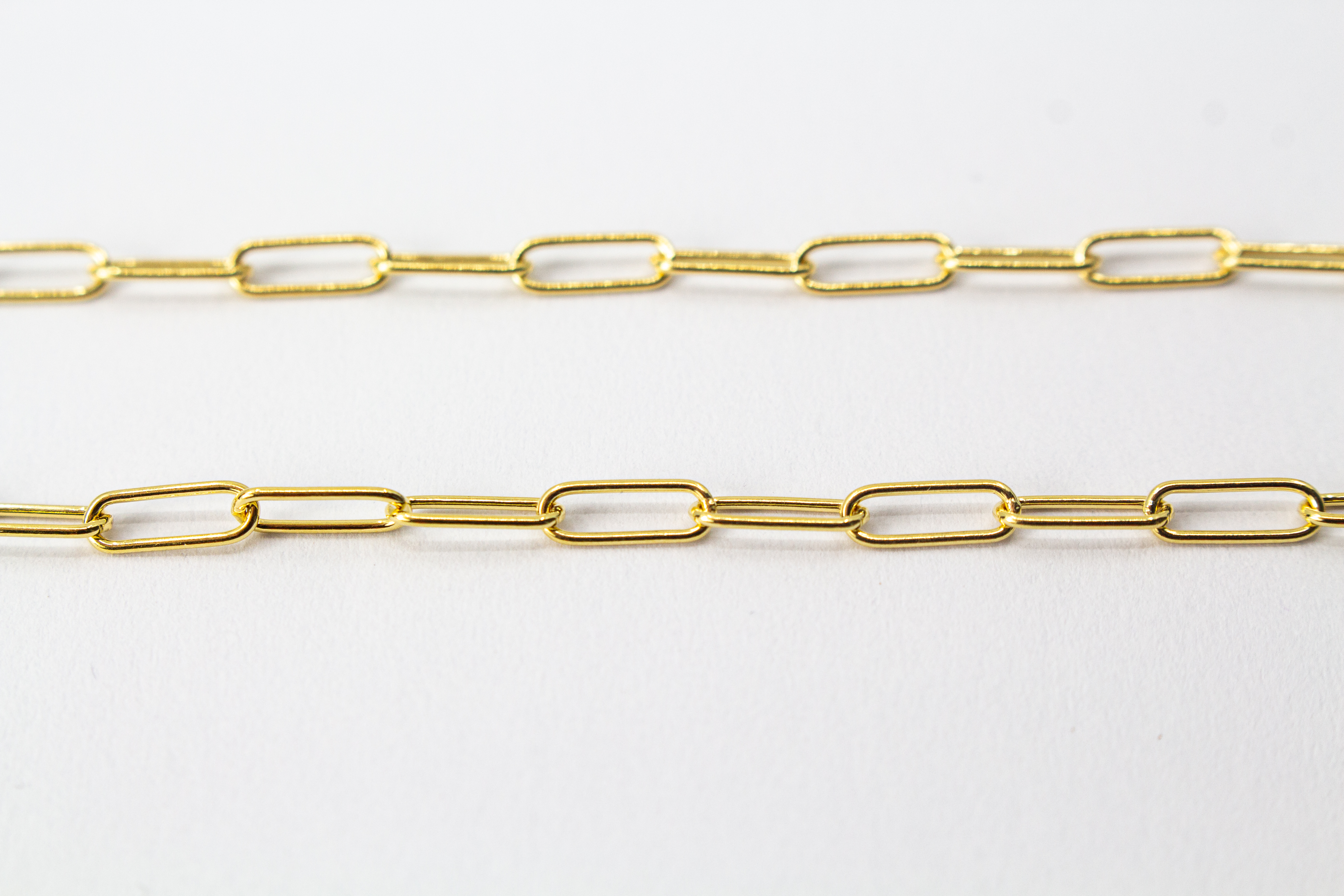 Elegante Paperclip-Halskette von der Goldschmiede Regina Kraus aus 20 Mikron vergoldetem 925er Sterlingsilber, Kategorie Ketten und Colliers.