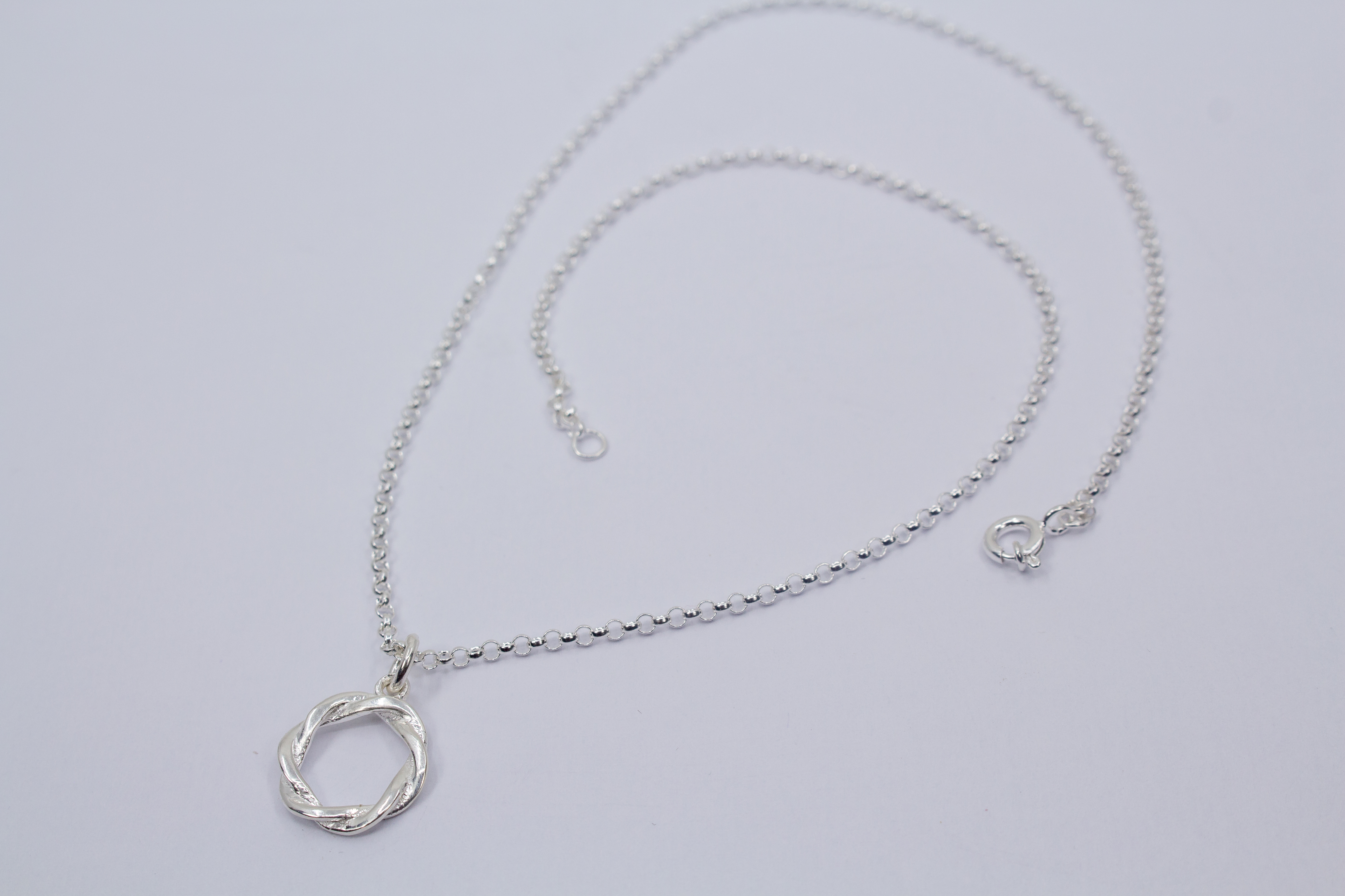 Silberkette mit rundem Anhänger online bestellen