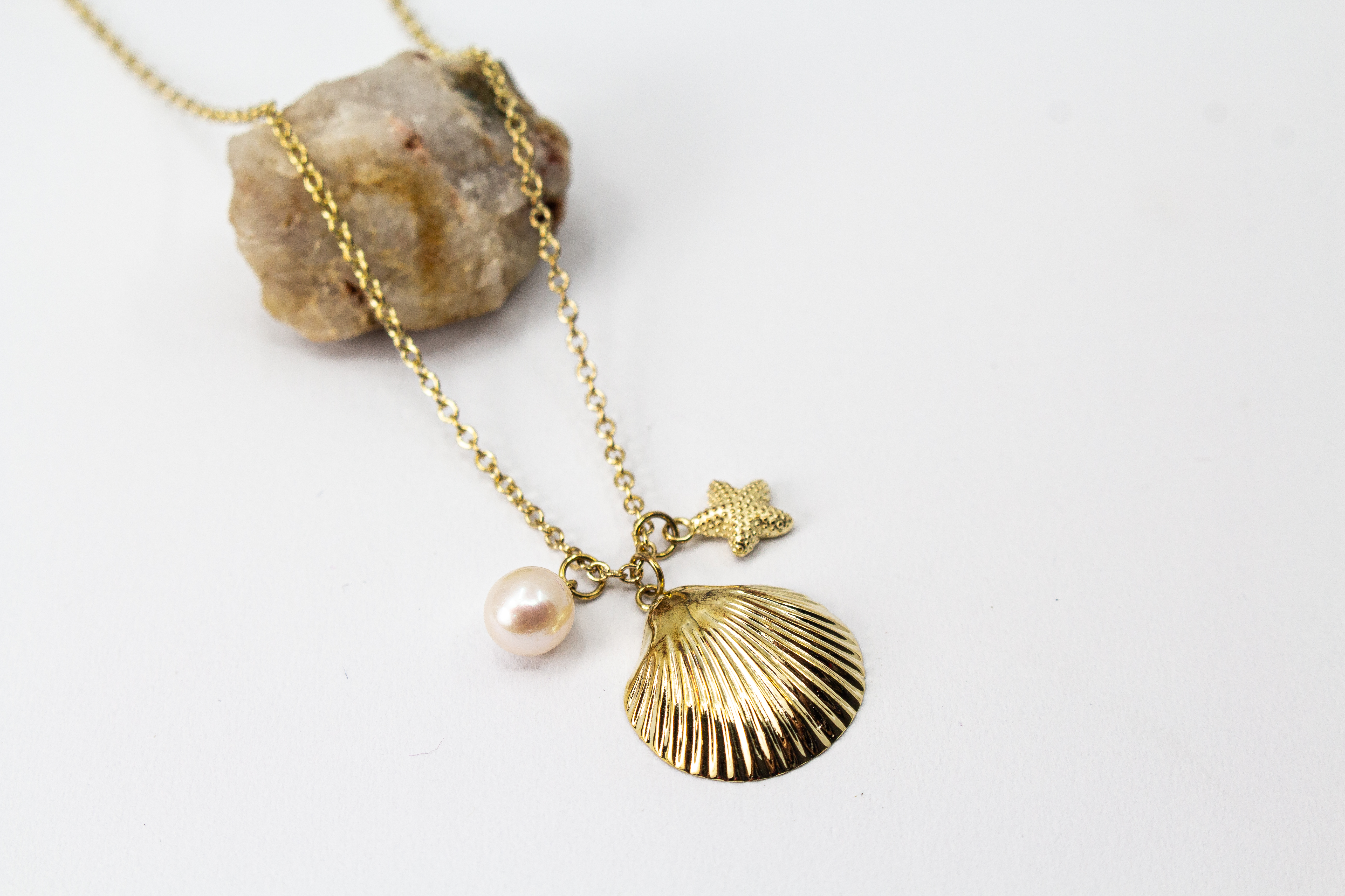 Collier „Maricia“ 925 Silber, vergoldet mit Muschel, Seestern & Süßwasserzuchtperle