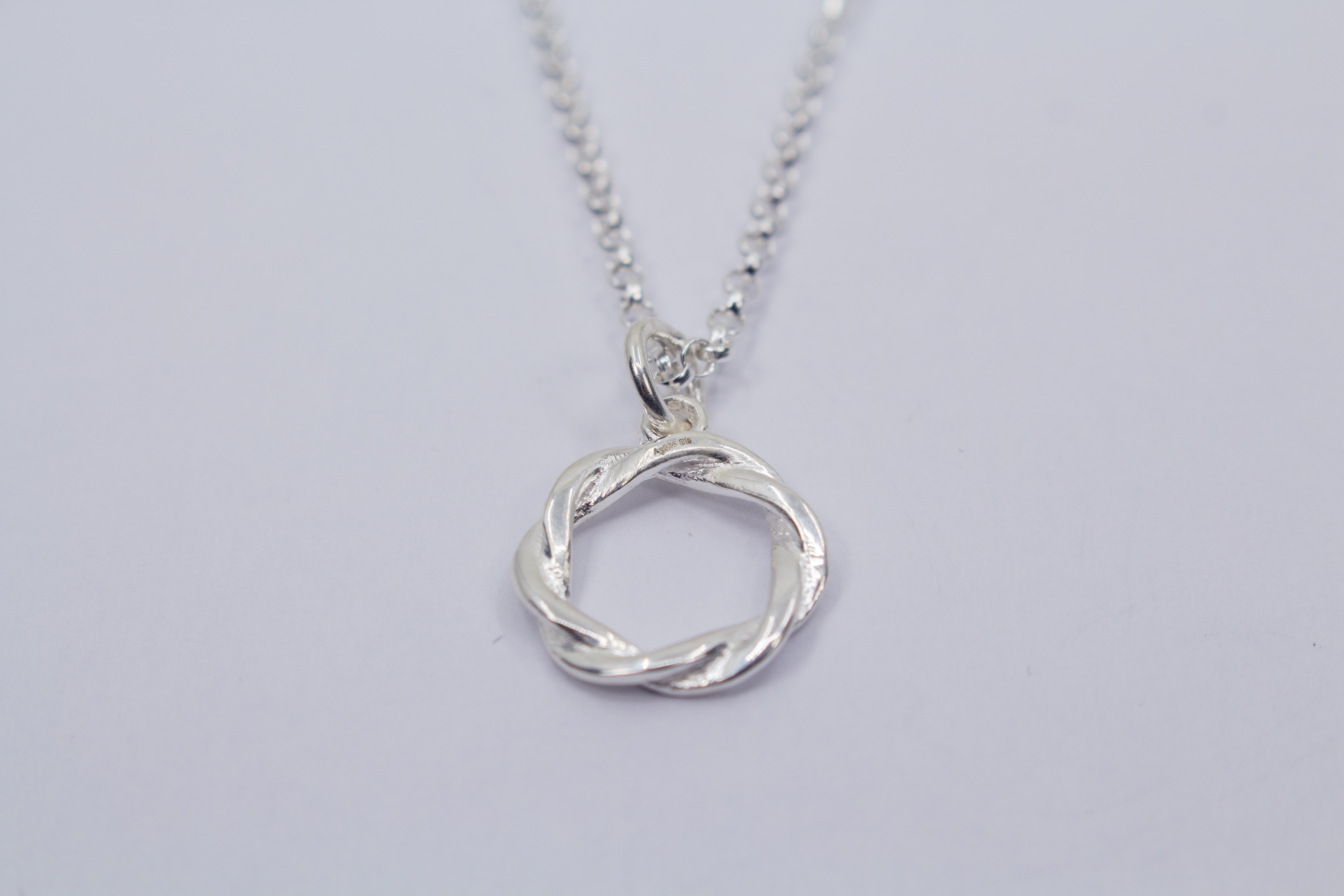 Silberkette mit rundem Anhänger online bestellen