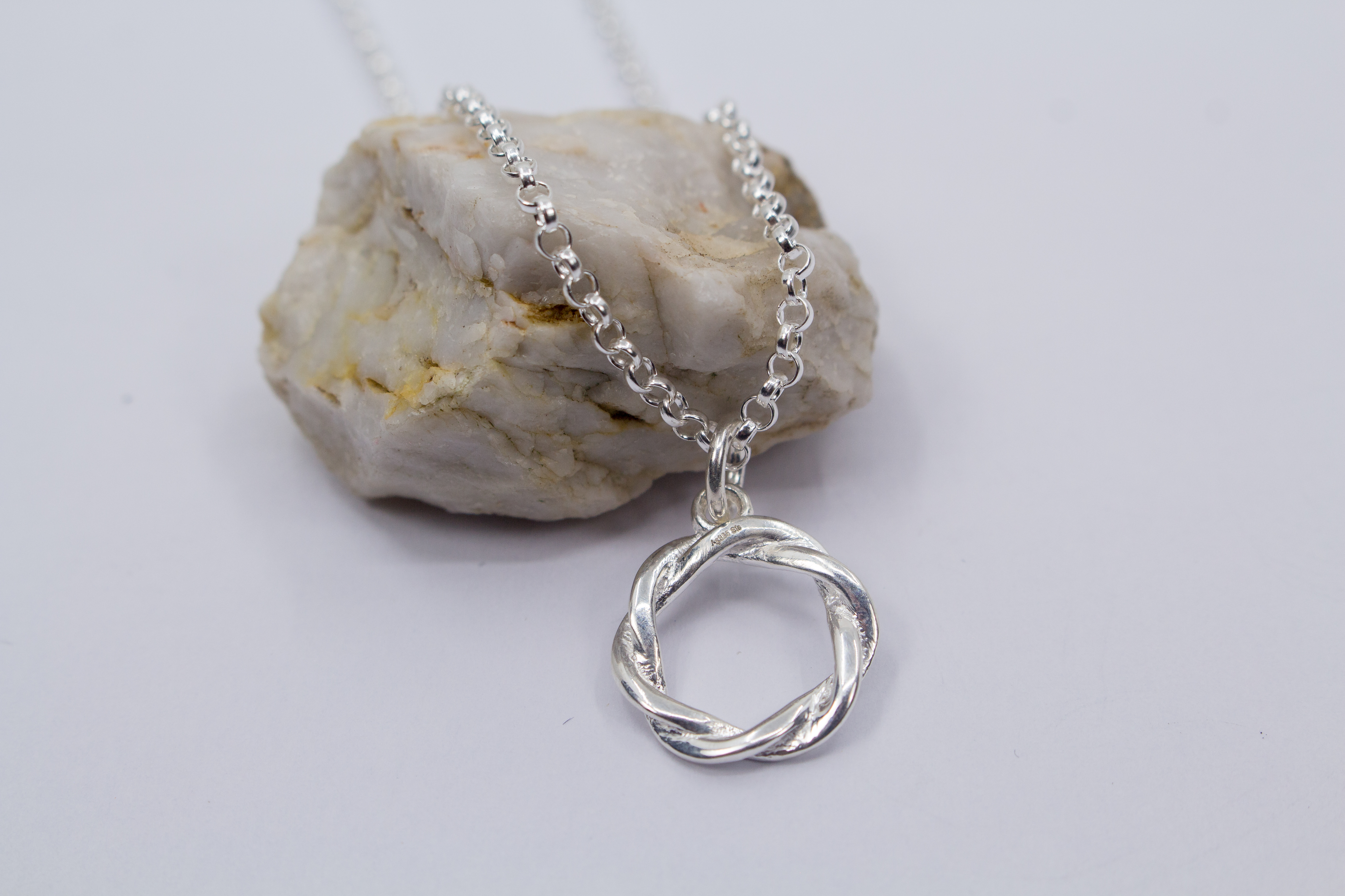 Silberkette mit rundem Anhänger online bestellen