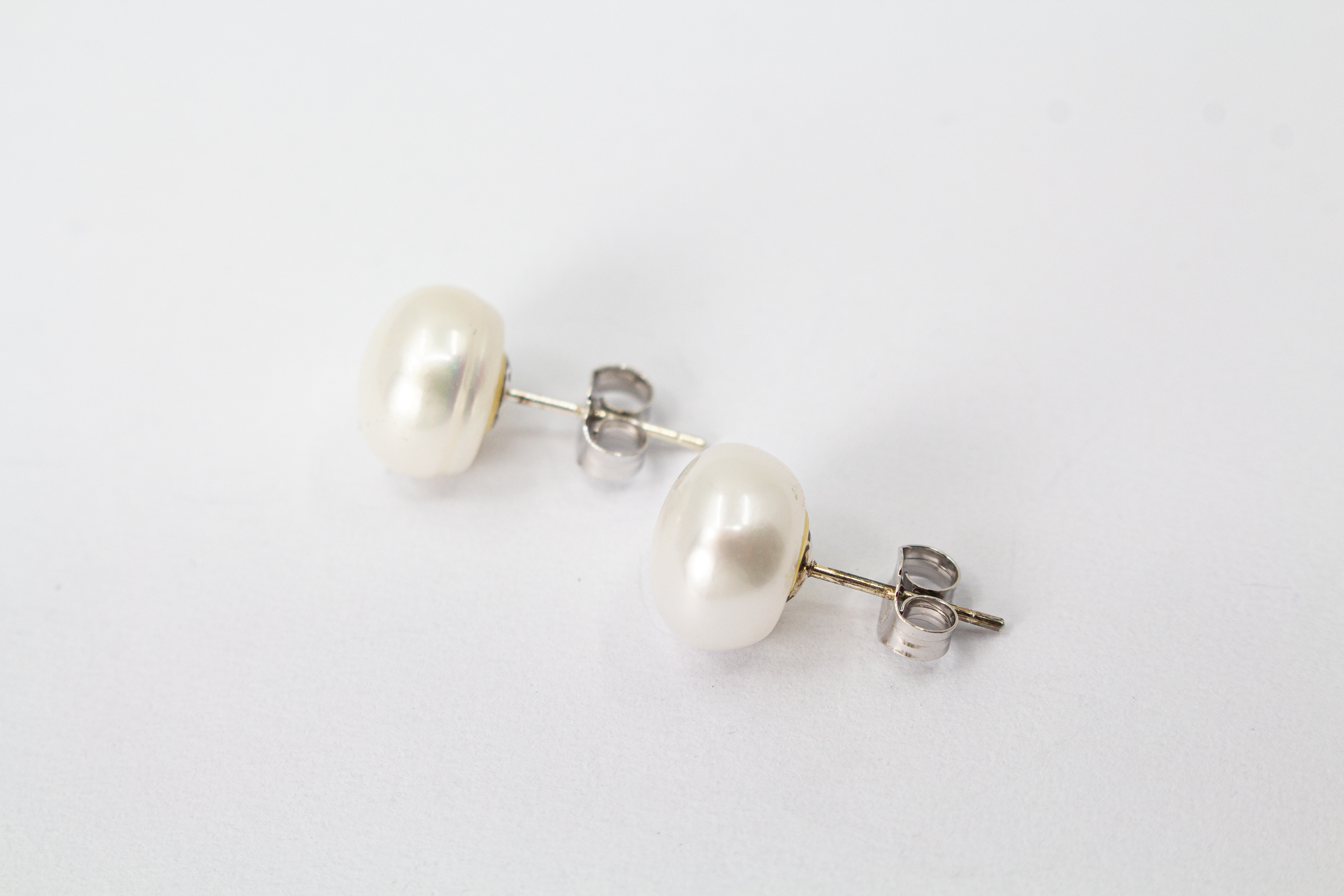 Klassische Perlenohrstecker aus 925 Sterling Silber mit echten, weißen Süßwasserzuchtperlen