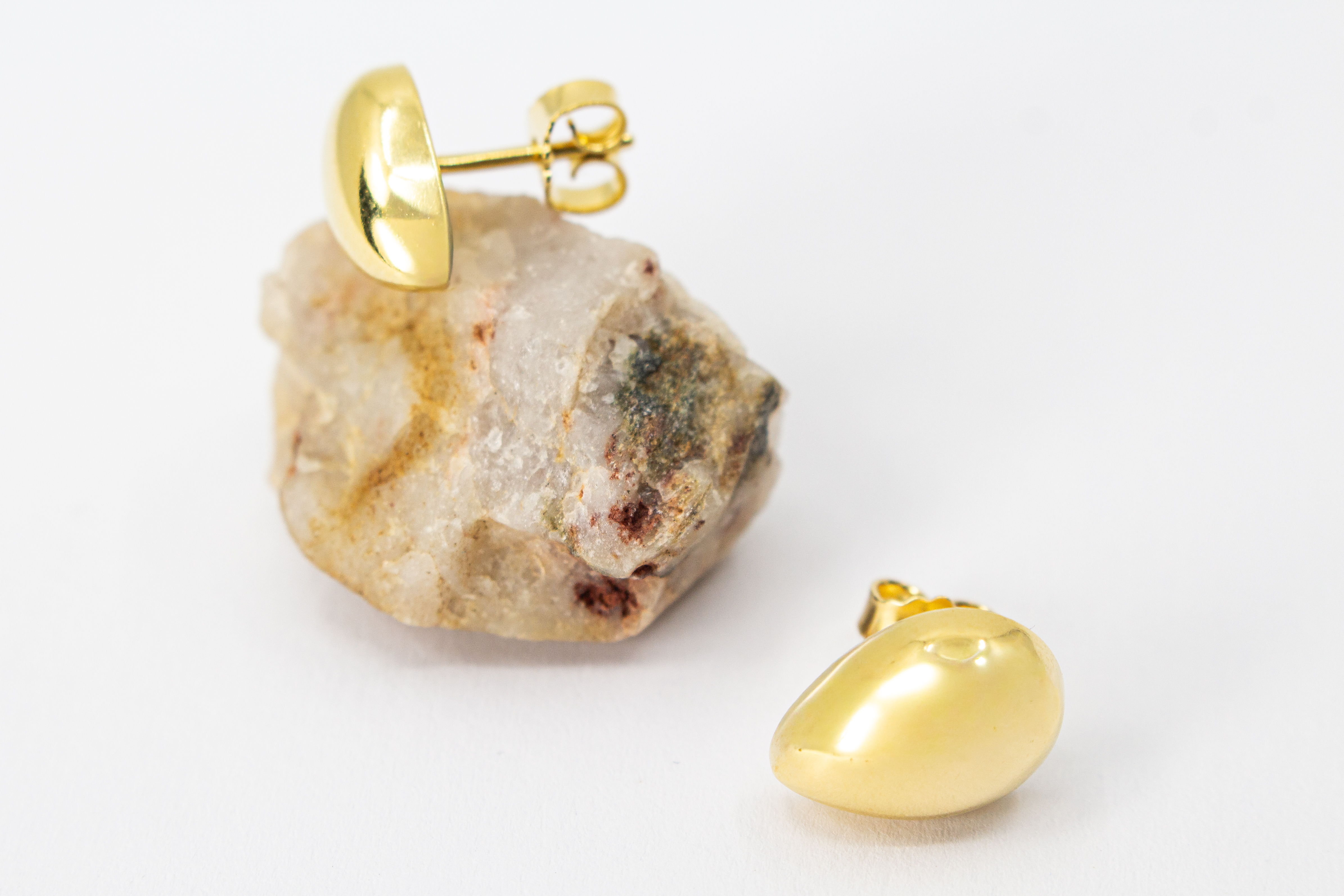 vergoldete Ohrstecker kaifen